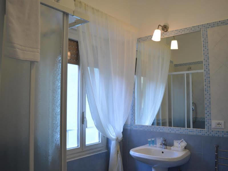 Domus Italiana Hotel Róma Kültér fotó