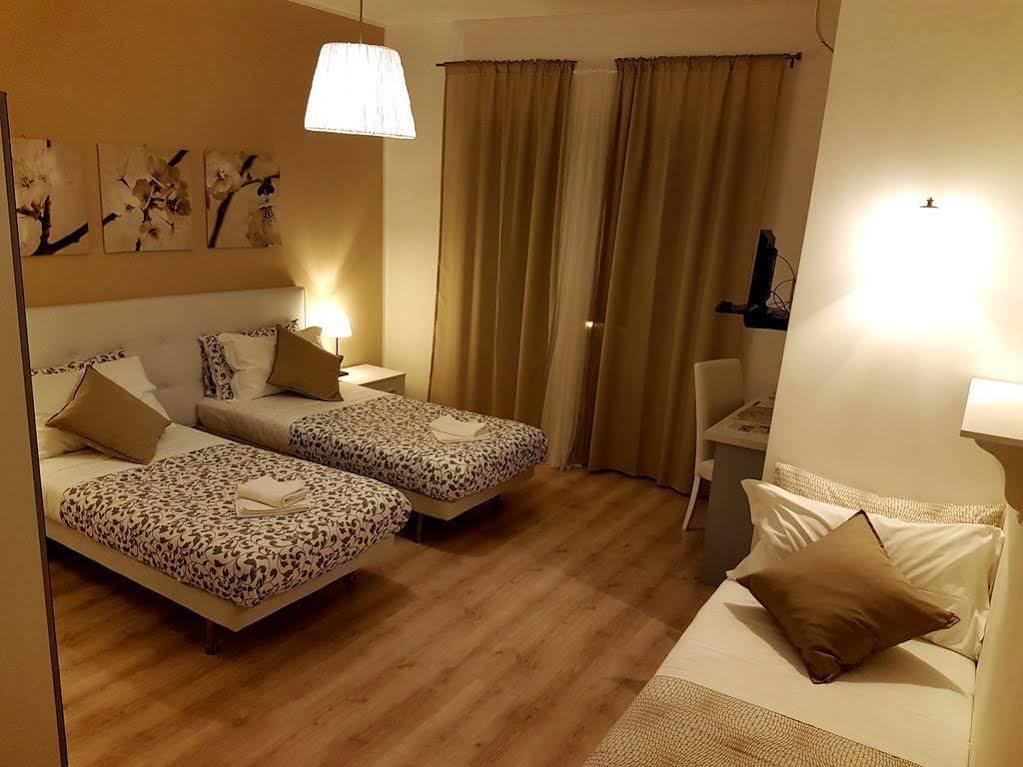 Domus Italiana Hotel Róma Kültér fotó